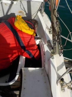 Mais que trifouille Christian comme ça dans la coque?