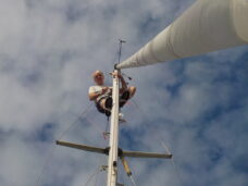 Il faut s'occuper de l'étai mainenant