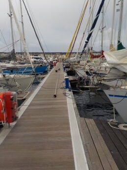 Étai + enrouleur sur le ponton